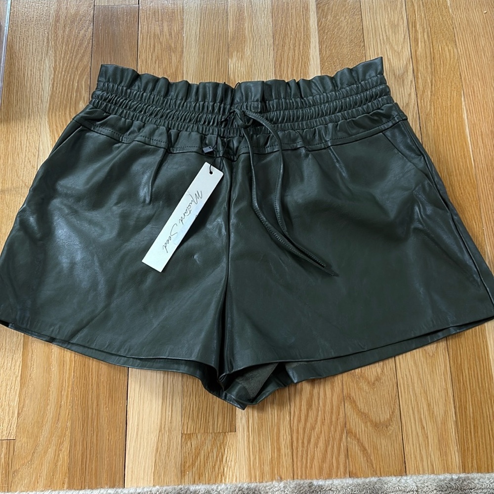 DARK GREEN LEATHER SHORTS